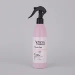 اسپری حالت دهنده مو ویتاپلکس مدل Vitamin Care 03 حجم 300 میلی‌لیتر، نرم‌کننده، براق‌کننده، ضد وز و ضد گره خوردگی، مناسب موهای خشک و معمولی، فاقد سولفات و پارابن
